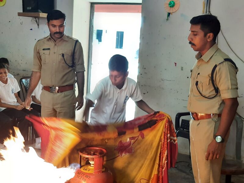 പ്രമാണം:21068 fire rescue1.jpeg