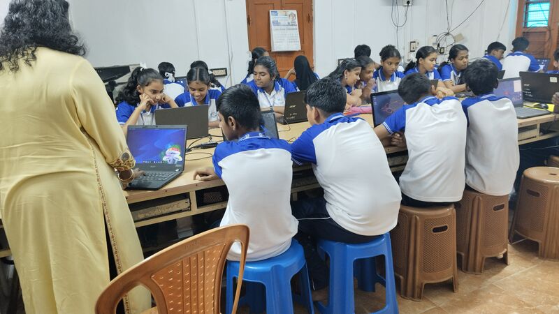 പ്രമാണം:23044-l k CAMP-2025.jpg