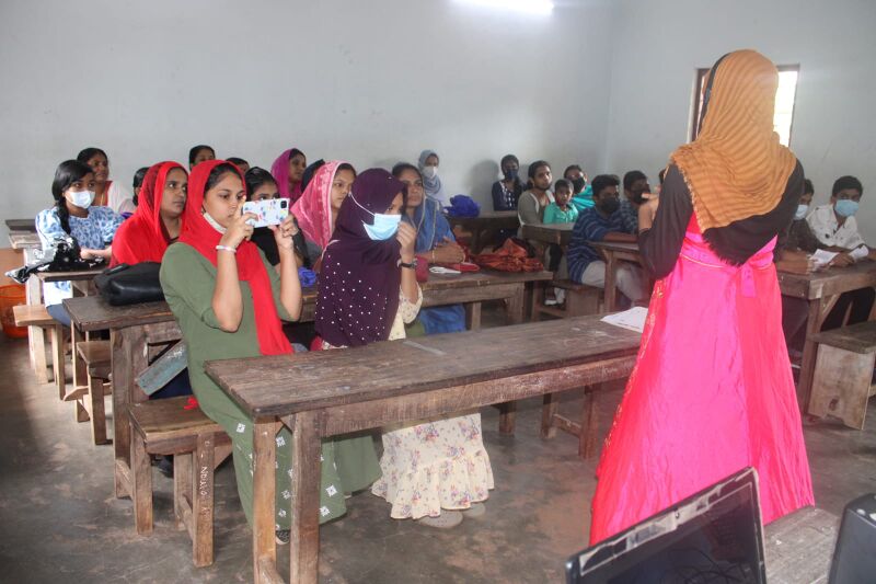 പ്രമാണം:32009-KTM-LKCS22-1 - RISANA SALEEM.jpg