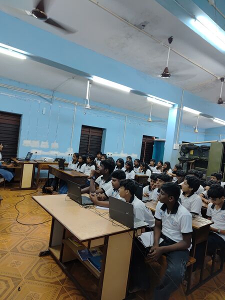 പ്രമാണം:36013 lkcampp21.jpg