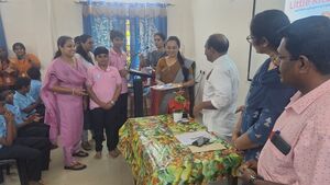 37053-JUNIOR LITTLE KITES (4).jpg