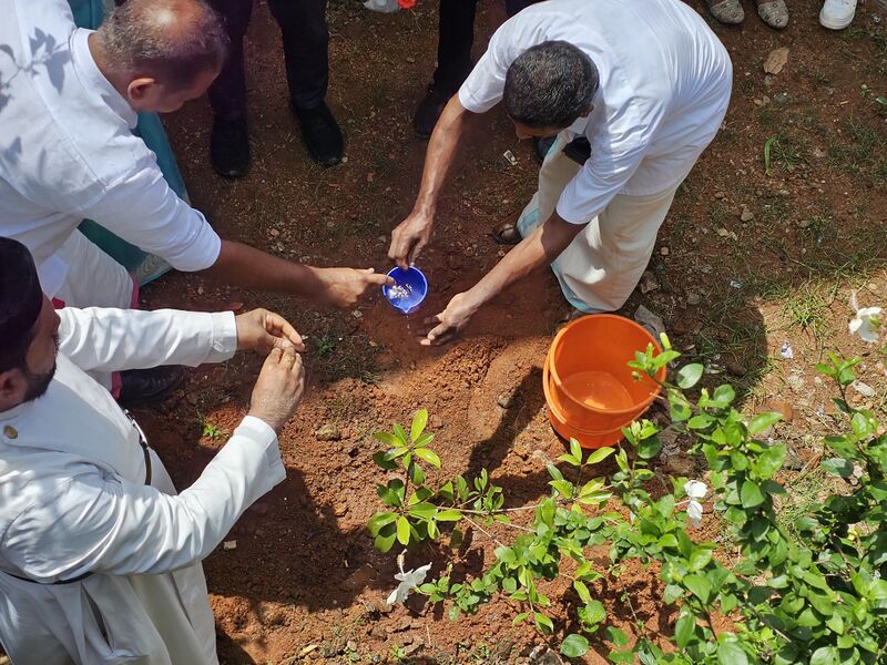 പ്രമാണം:38004-june 5.jpg