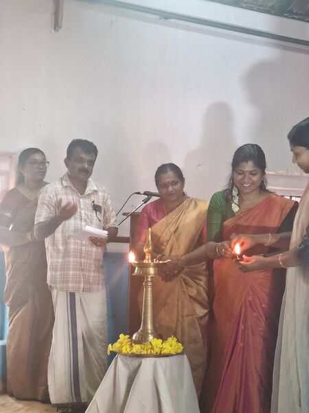 പ്രമാണം:38015-pravesanolsavam -1-26.jpg