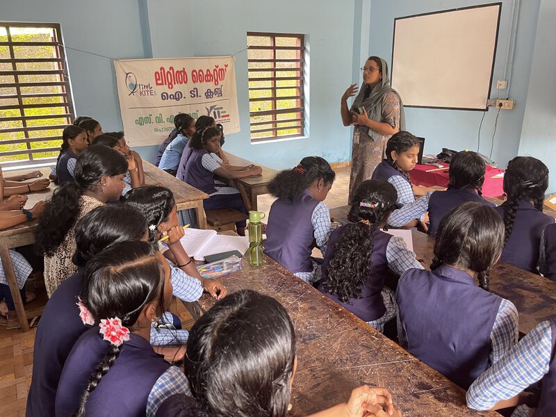 പ്രമാണം:38098-adolescent .jpeg