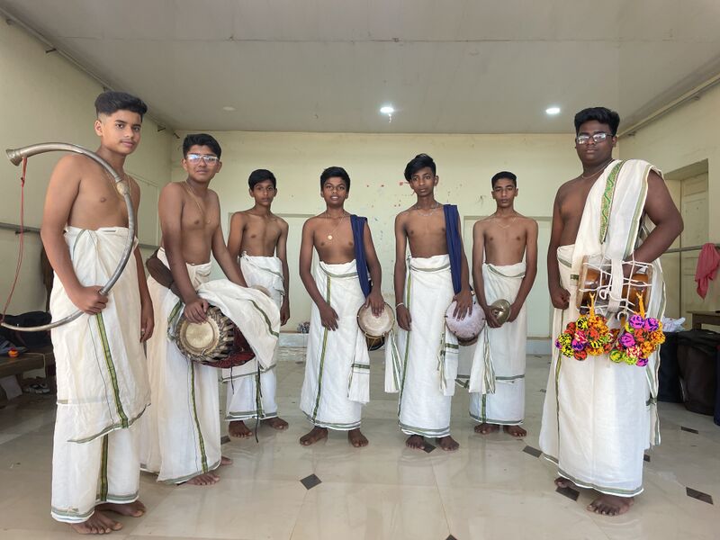 പ്രമാണം:42024 panchavadyam state.jpeg