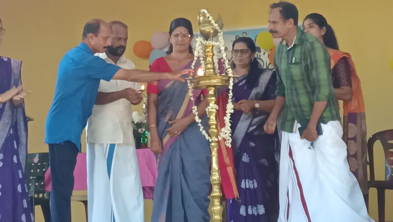 പ്രമാണം:42072lk .jpg