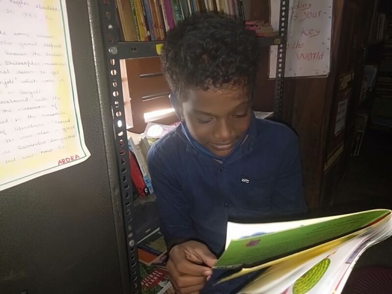 പ്രമാണം:44055 library reading13.jpeg