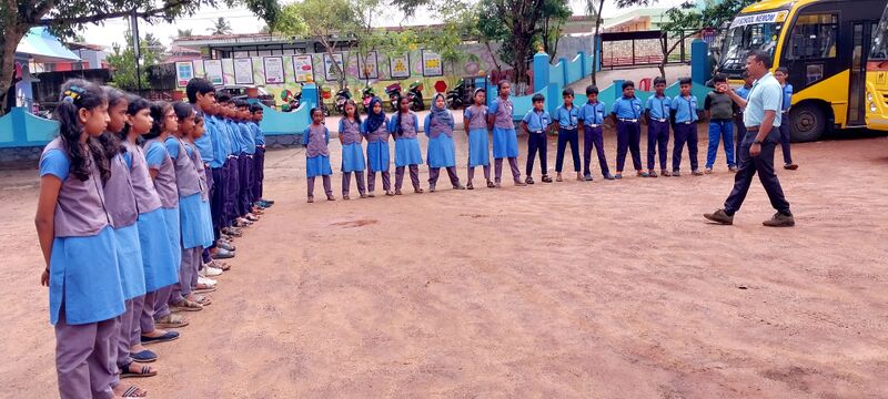 പ്രമാണം:44244 kayikaparisheelanam4.jpeg