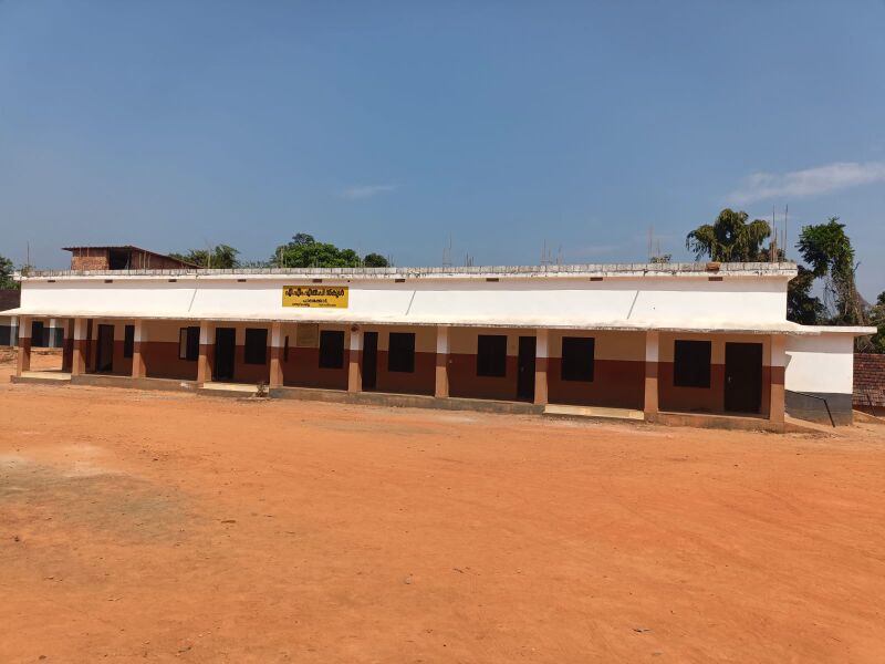 പ്രമാണം:48547 school1.jpeg