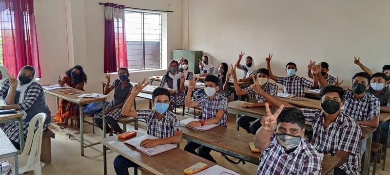 പ്രമാണം:Photos Class 1.jpg