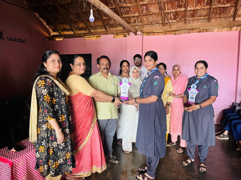 പ്രമാണം:18073 AWARDS.jpg