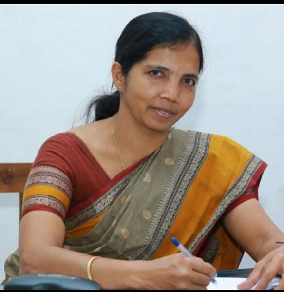 പ്രമാണം:20002 hsspricipal.jpg