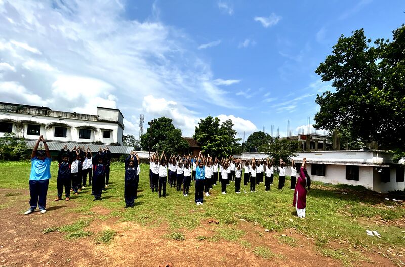 പ്രമാണം:25033 yoga day.jpg