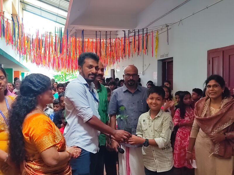 പ്രമാണം:42651 Ecoclub Paristhithi dinam 1.jpg