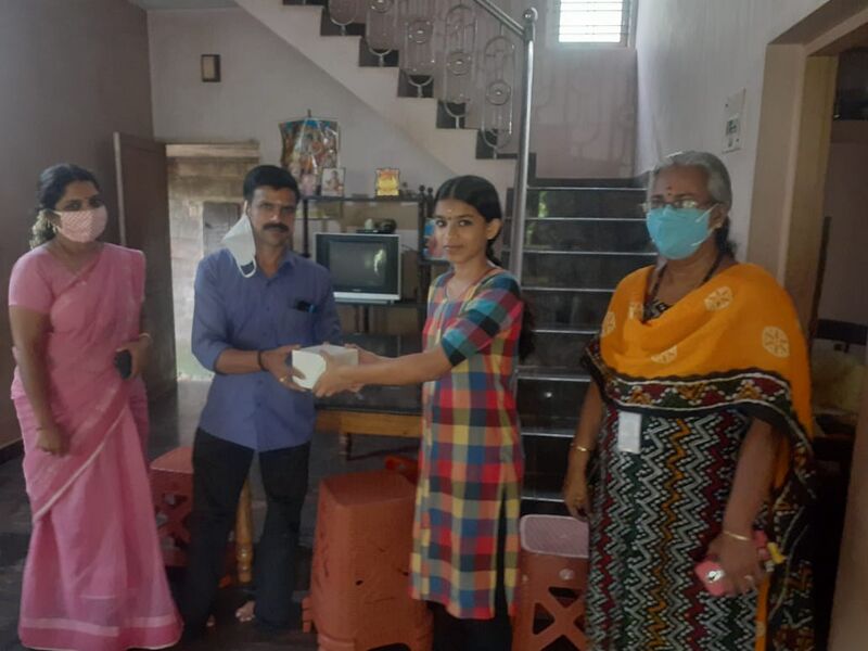 പ്രമാണം:44055 a+.jpg