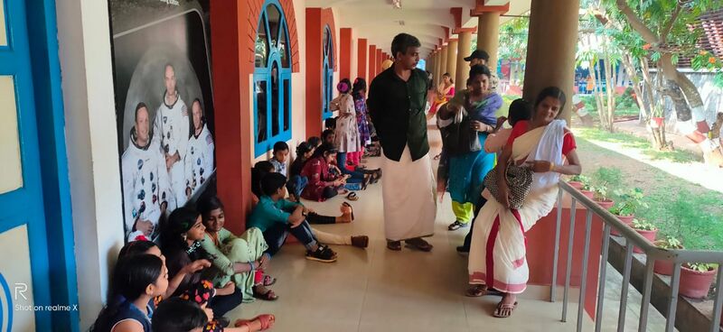 പ്രമാണം:48502 പഠന യാത്ര 2.jpeg