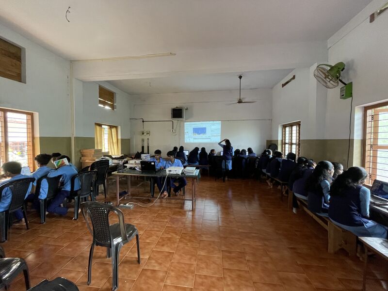 പ്രമാണം:IT lab.jpg