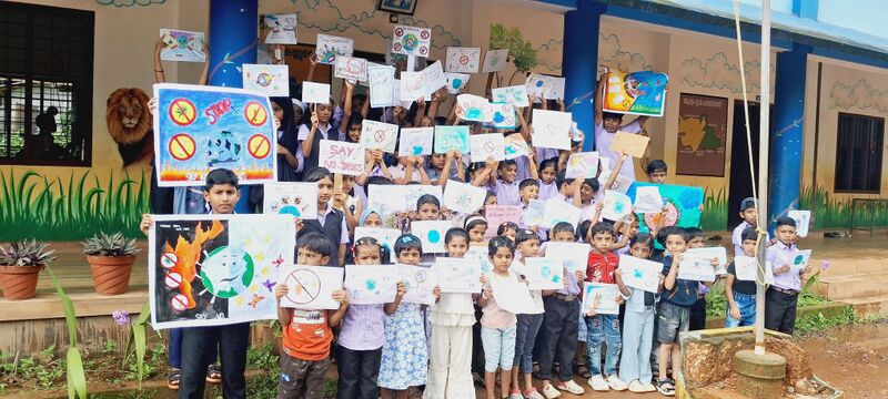 പ്രമാണം:14880 antidrugday.jpg