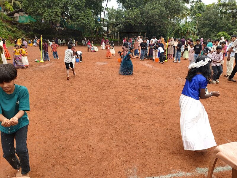 പ്രമാണം:18010 onam2K25-7.jpg