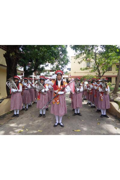 പ്രമാണം:Bandset 1.jpg