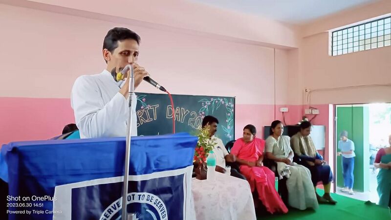 പ്രമാണം:TSR 22071 MERIT DAY.jpg