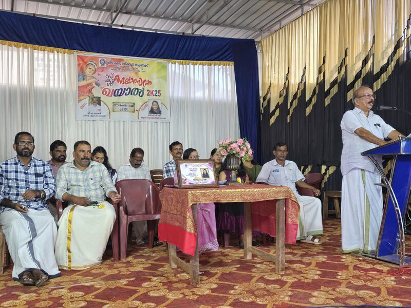 പ്രമാണം:12060 KSD KALOLSAVAM2.jpg