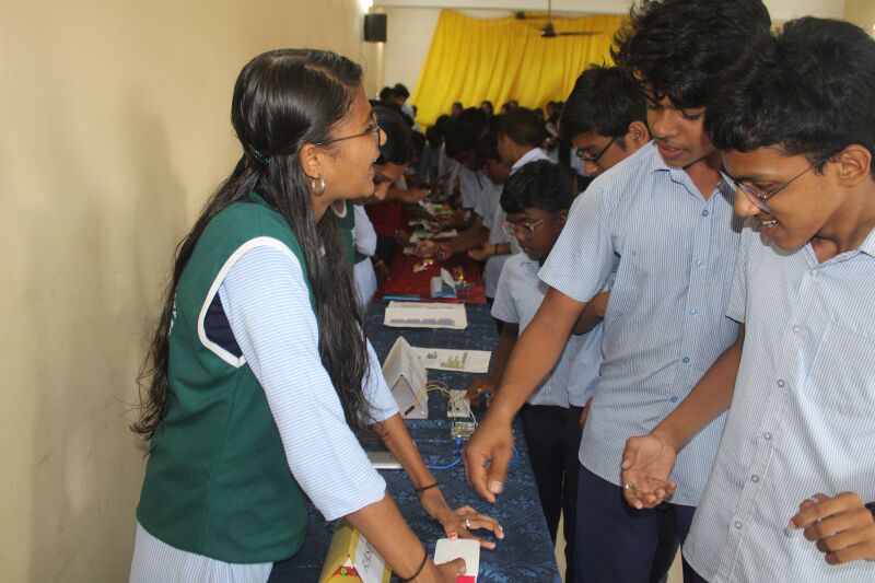 പ്രമാണം:21060-lk free 13.jpg