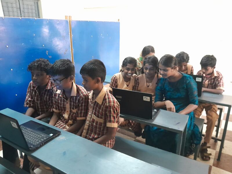 പ്രമാണം:21638-Hitec class.jpeg