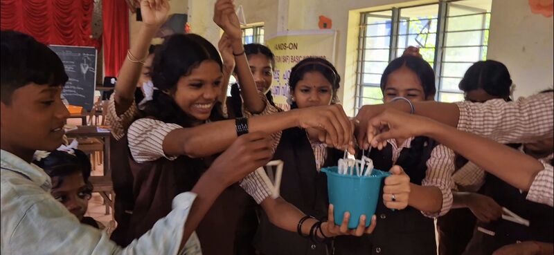 പ്രമാണം:22058 tsr sep3.jpg