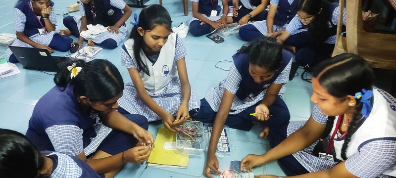 പ്രമാണം:22079 LK 2025 Robo1.jpg