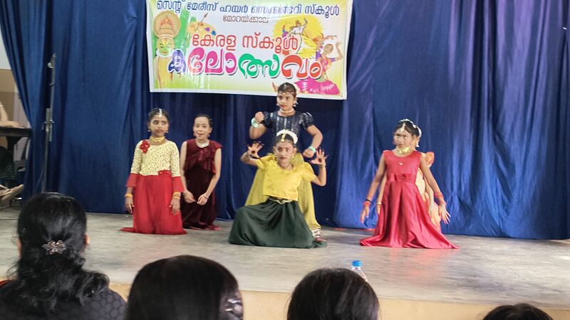 പ്രമാണം:25044 school kalolsavam 14.jpg