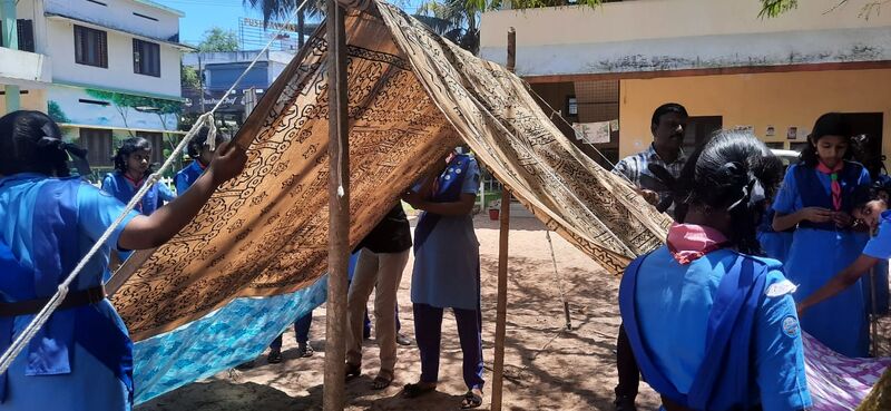 പ്രമാണം:34024 guiding tent.jpg