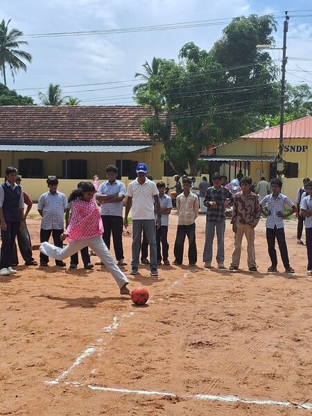 പ്രമാണം:35035 toofan2.jpg