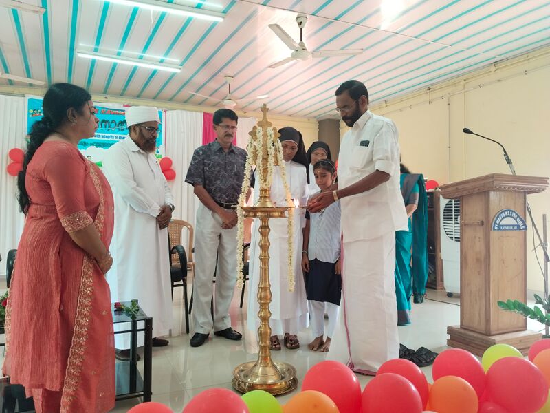 പ്രമാണം:36046 pravesanolsavam.jpeg