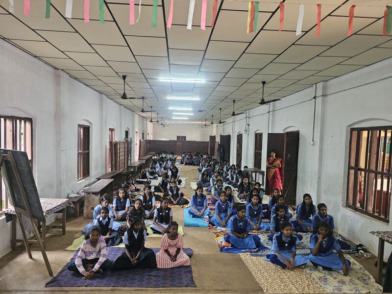 പ്രമാണം:45027 yoga day4.jpg