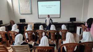 47087 STUDENTS CLASS.jpg