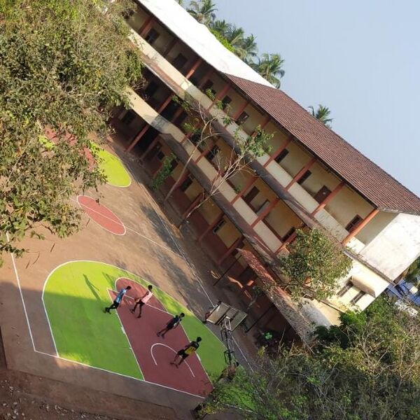പ്രമാണം:48106-hitech-school.jpg