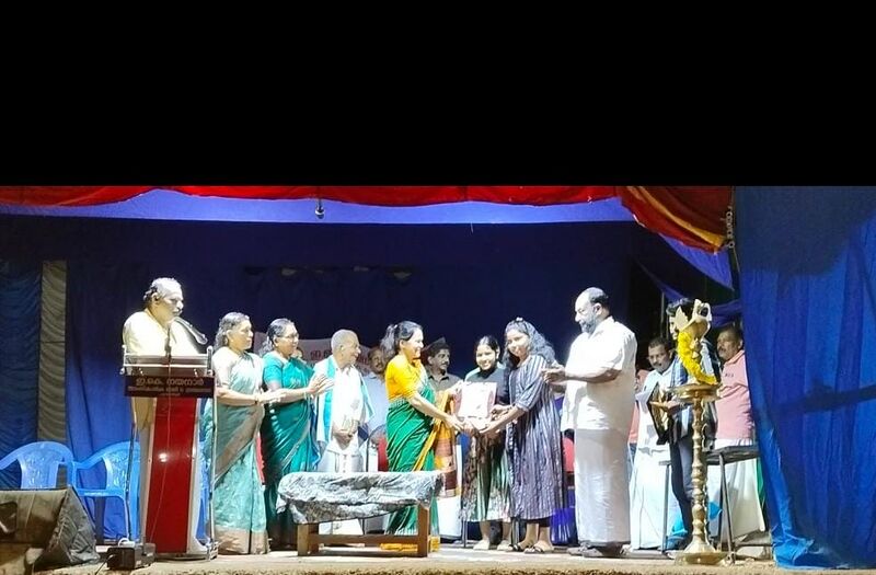 പ്രമാണം:Fida andfathima01.jpg