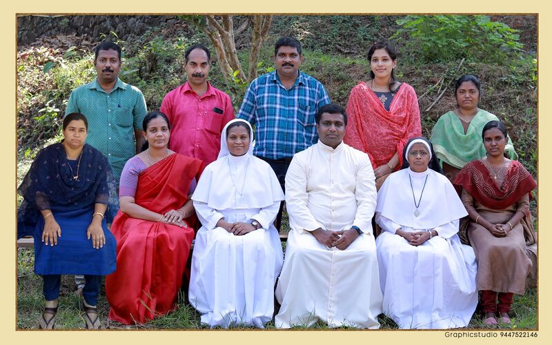 പ്രമാണം:സ്കൂൾ സാരഥികൾ.jpeg