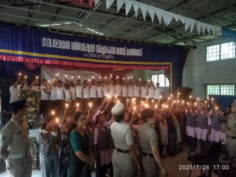 പ്രമാണം:11056-kargil02.jpg