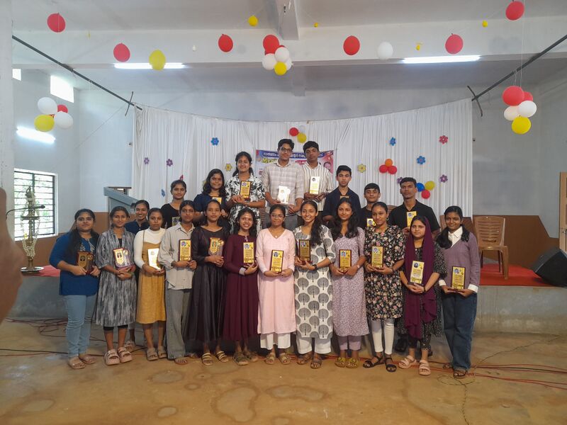 പ്രമാണം:14034-WINNERS DAY.jpg