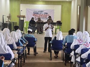 16042 Teens club24.jpg