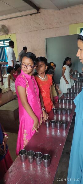 പ്രമാണം:30046 onam celebration.jpg