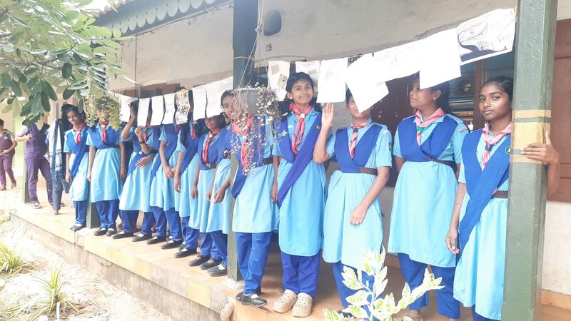 പ്രമാണം:34024 guiding gandhi jayanti.jpg