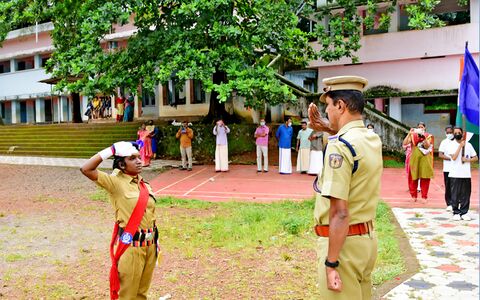 പരേഡിൽ നിന്നും