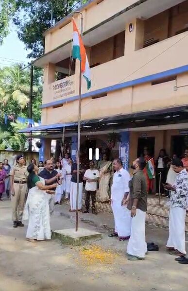 പ്രമാണം:41075 flag hoisting.jpg