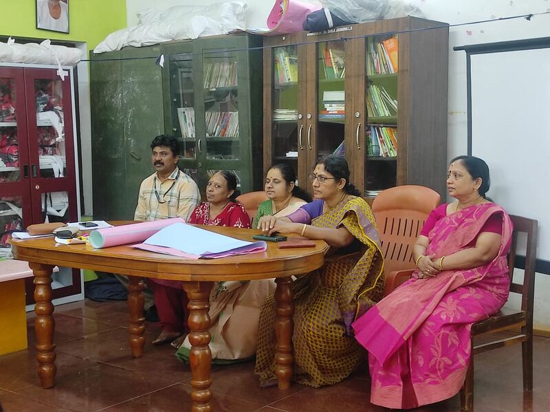 പ്രമാണം:43240 Budding1.jpg