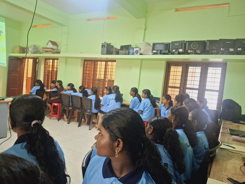 പ്രമാണം:46058 school Camp2.jpg