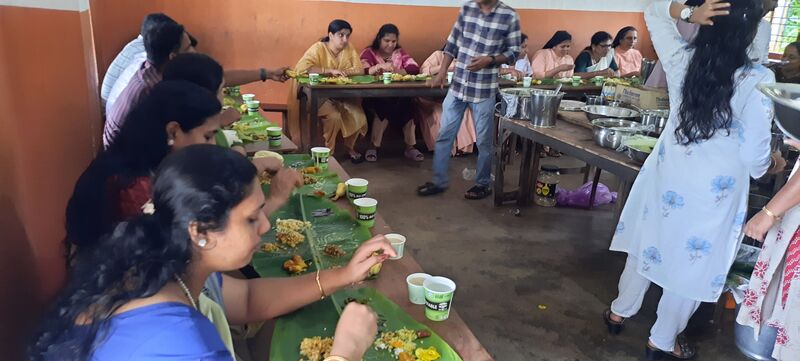 പ്രമാണം:47026-STGHSSV-Trs Onam6.jpg