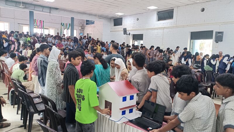 പ്രമാണം:Drcmlp-lk-mik 22.jpg